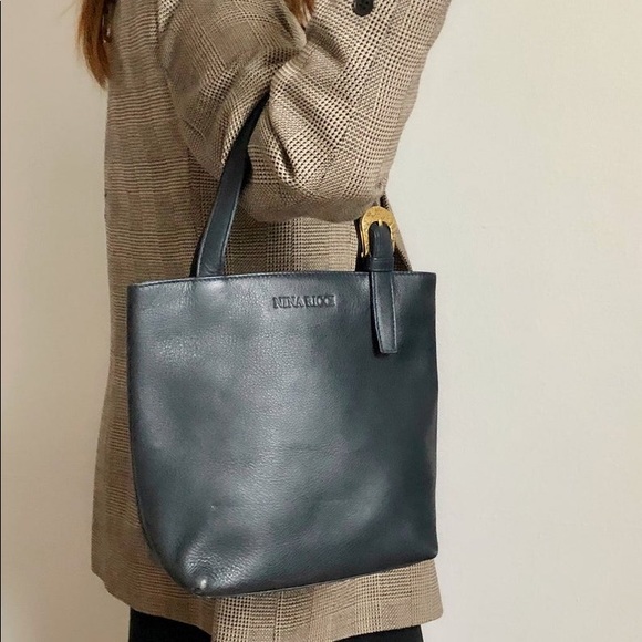 Nina Ricci Handbag - Picture 4 of 16